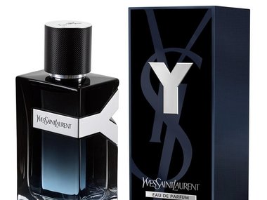 Slide image for gallery: 9938 | Парфюм Y, Yves Saint Laurent. Тот же цитрус, только сбоку: в этой новинке можно встретить еще и зеленое яблоко, и белый кедр, и ананас.