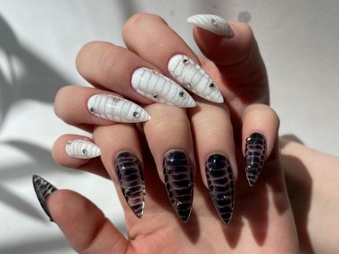 Змеиный принт. Фото из аккаунта asema_nailsblog Змеиный принт. Фото из аккаунта asema_nailsblog