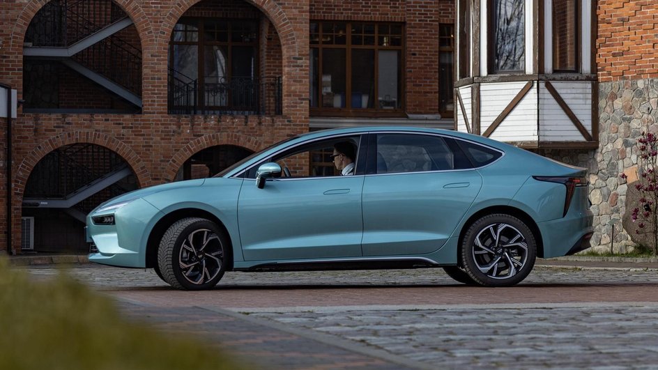 Калиниградский Автотор обновил седан Амберавто А5 Калиниградский Автотор обновил седан Амберавто А5