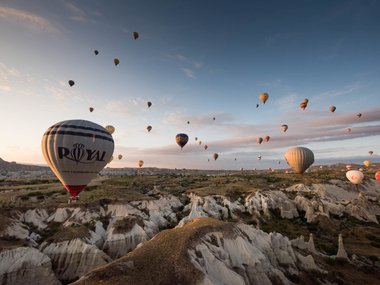 slide image for gallery: 23671 | На большом воздушном шаре