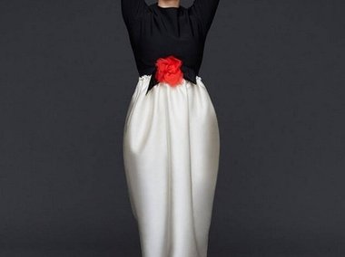 Slide image for gallery: 4233 | Для фотосессии девушка примерила дизайнерские наряды в стиле ретро, которые напоминают о неповторимом образе Одри Хепберн