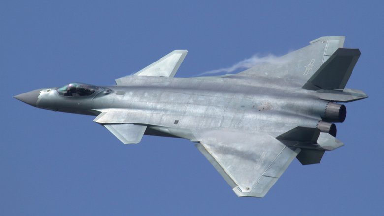 Китайцев обвиняют в воровстве технологий у США и России для создания J-20. / Фото: Wikimedia