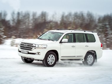 slide image for gallery: 18961 | Land Cruiser 200