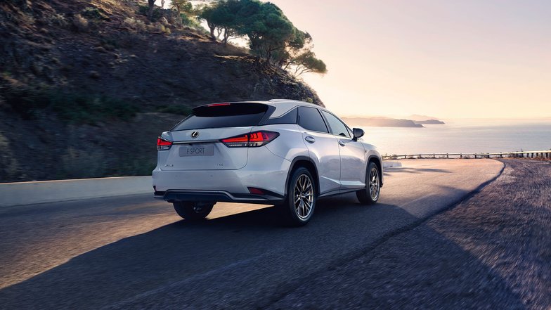 slide image for gallery: 25659 | Lexus