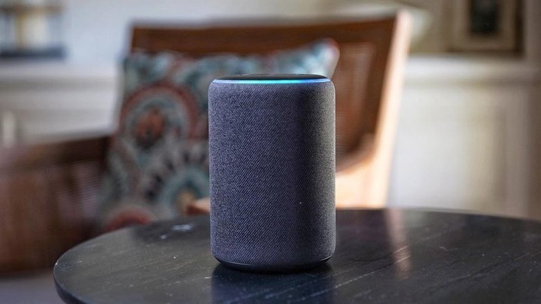 Колонка Amazon Echo с голосовой помощницей Alexa. Фото: CNet