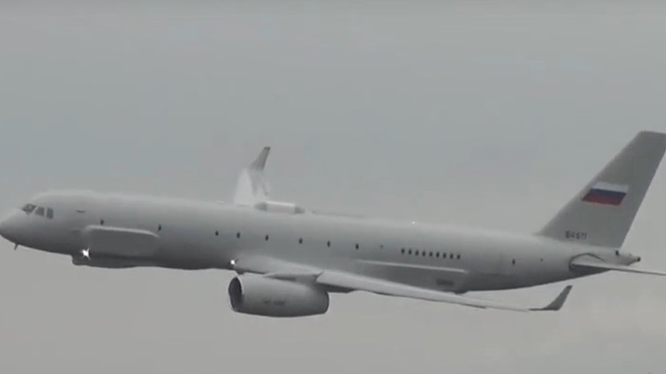 Ту-214Р в полете Ту-214Р в полете