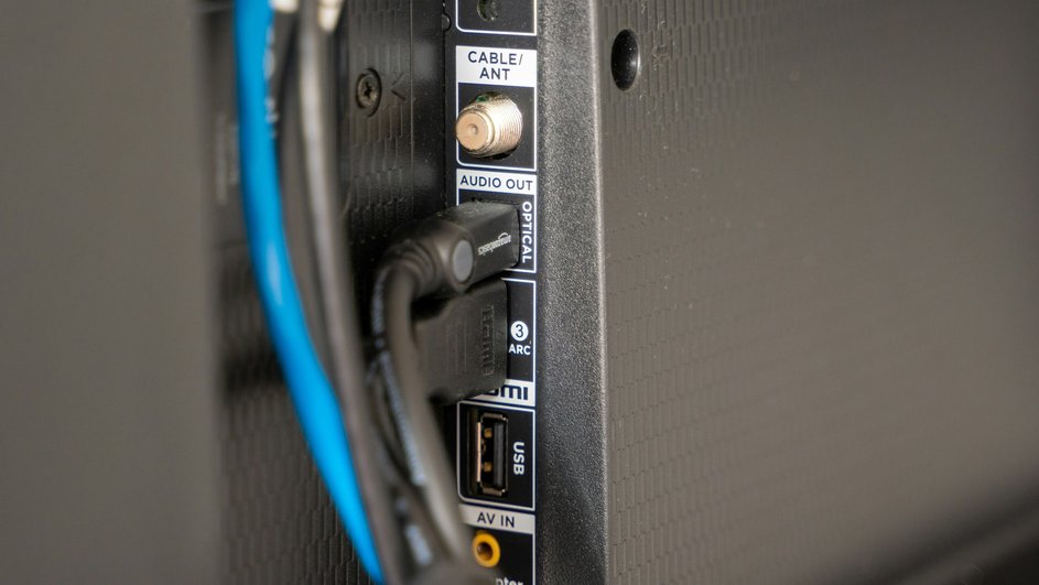 Подключенный кабель HDMI Подключенный кабель HDMI