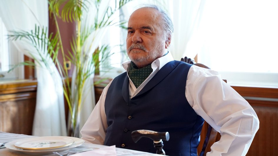 Четин Текиндор в сериале «Зимородок» Четин Текиндор в сериале «Зимородок»