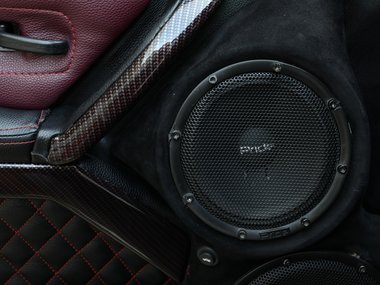 slide image for gallery: 27407 | Автомобиль класса люкс из обычной «Нивы» 06