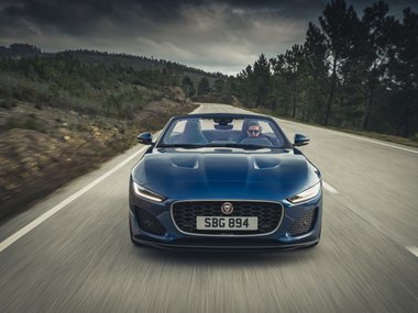 slide image for gallery: 25714 | Jaguar F-Type