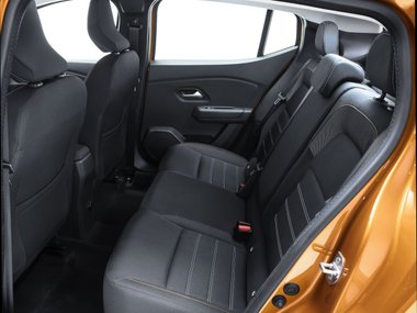 slide image for gallery: 26657 | Renault Sandero Stepway салон