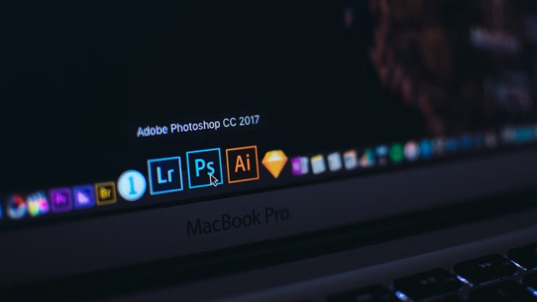 Иконки приложений Adobe на компьютере Mac. Фото: Unsplash