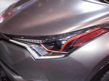slide image for gallery: 23474 | Toyota C-HR Hy-Power Concept