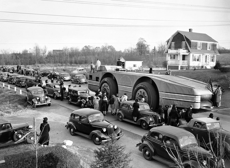 Byrd Expedition’s snow cruiser Penguin I 1939