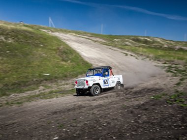slide image for gallery: 23426 | Как из УАЗа сделать спорткар — 2 рецепта