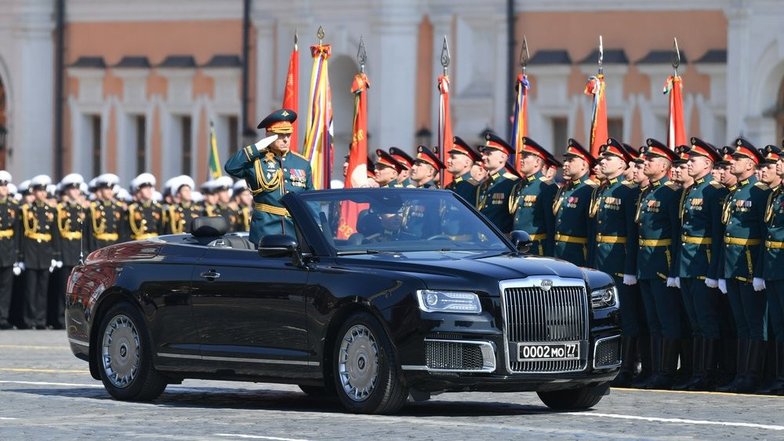 slide image for gallery: 24440 | Парадный кабриолет Aurus Senat