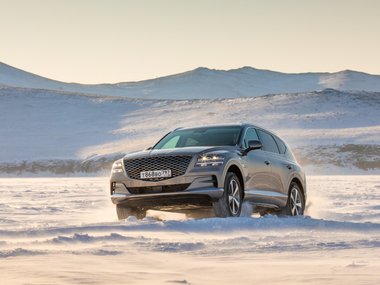slide image for gallery: 27728 | Genesis GV80 по льду