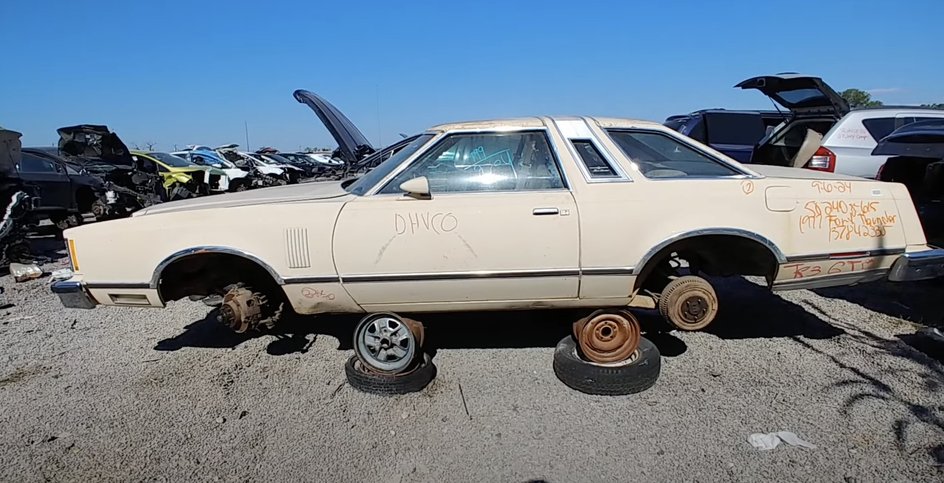 Ford Thunderbird Town Landau 1977