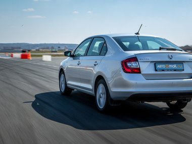 slide image for gallery: 25067 | Skoda Rapid