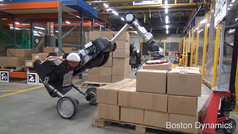 кадр из видео Boston Dynamics