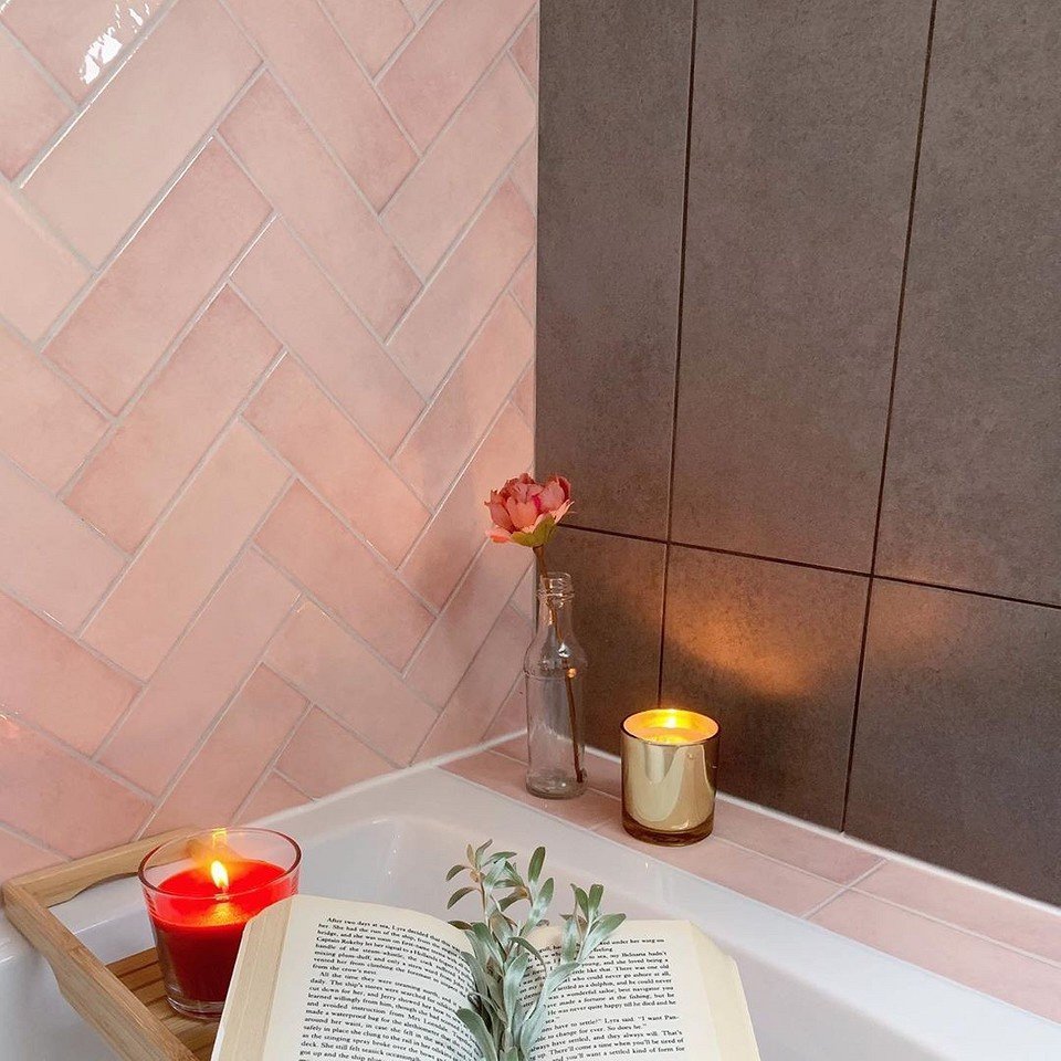 6 бюджетных идей для оформления ванной комнаты, которые сделают интерьер визуально дороже