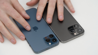 Синий — iPhone 12 Pro Max, серый — iPhone 13 Pro Max