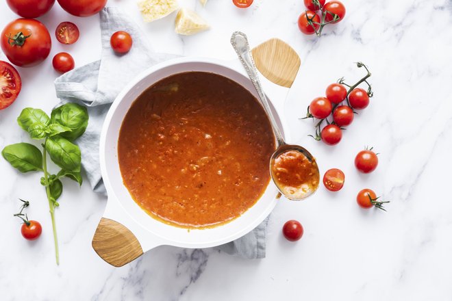 соус для лазани, аджика, красный соус соус для лазани, аджика, красный соус