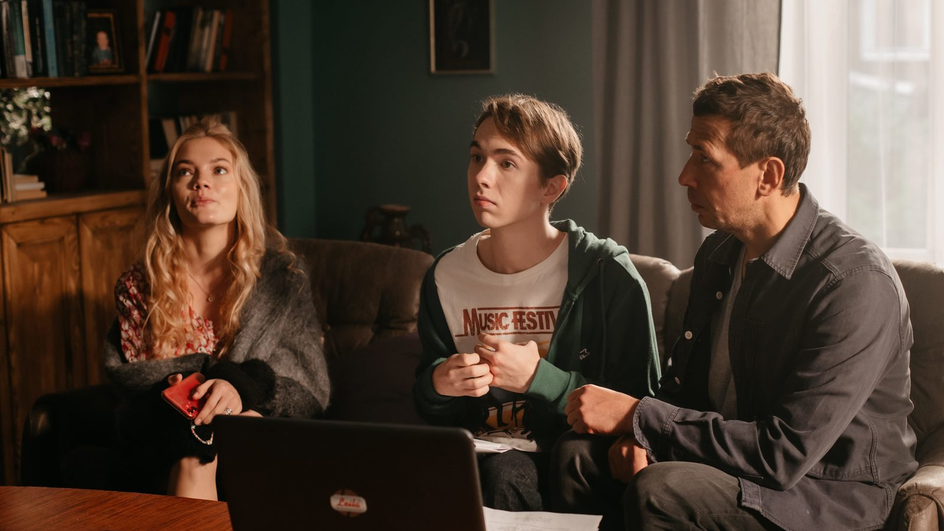 Денис Власенко в сериале «И снова здравствуйте!» Денис Власенко в сериале «И снова здравствуйте!»
