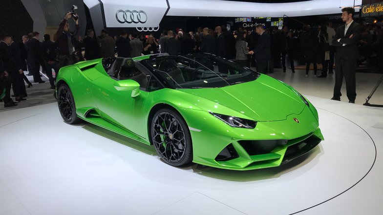 slide image for gallery: 24216 | Lamborghini Huracan Evo Spyder