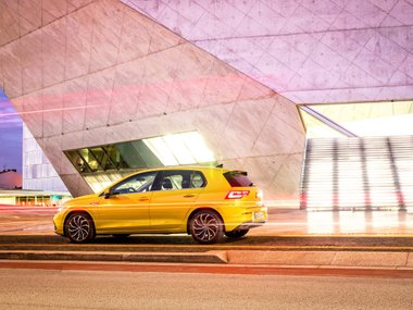 slide image for gallery: 25432 | Volkswagen Golf