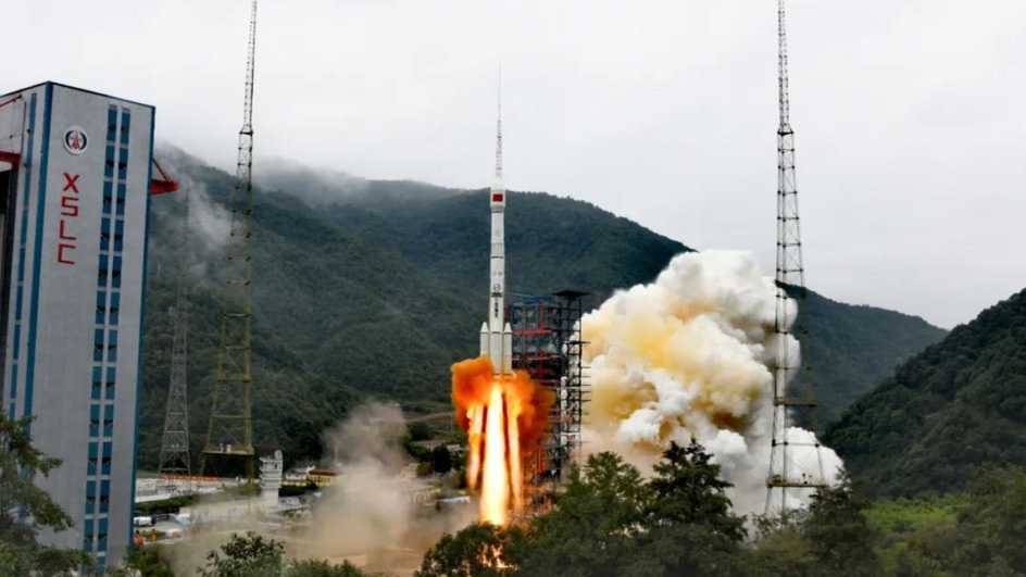 Shijian-21 был запущен в космос в 2021 году и долгое время не привлекал к себе внимание международных экспертов Shijian-21 был запущен в космос в 2021 году и долгое время не привлекал к себе внимание международных экспертов