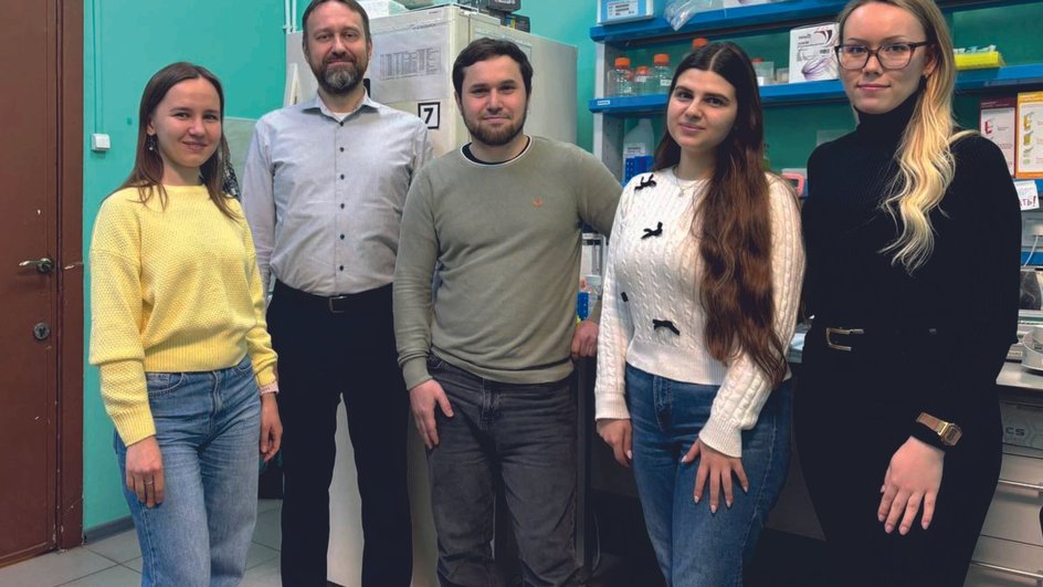 Коллектив ученых, занимавшихся изучением иммунитета дрозофил Коллектив ученых, занимавшихся изучением иммунитета дрозофил