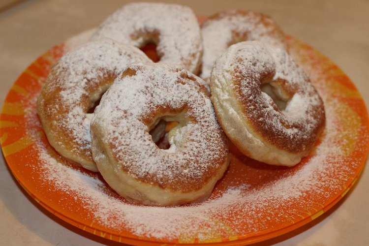Пончики на дрожжах — 11 рецептов с фото пошагово. Как приготовить дрожжевые пончики?