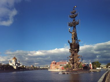 Памятник «В ознаменование 300-летия российского флота» Зураба Церетели Памятник «В ознаменование 300-летия российского флота» Зураба Церетели