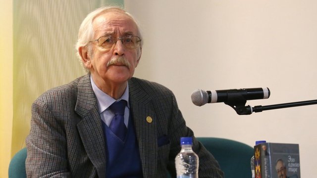Василий Ливанов