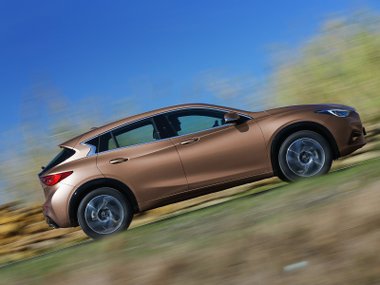 slide image for gallery: 19053 | Infiniti Q30 Premium