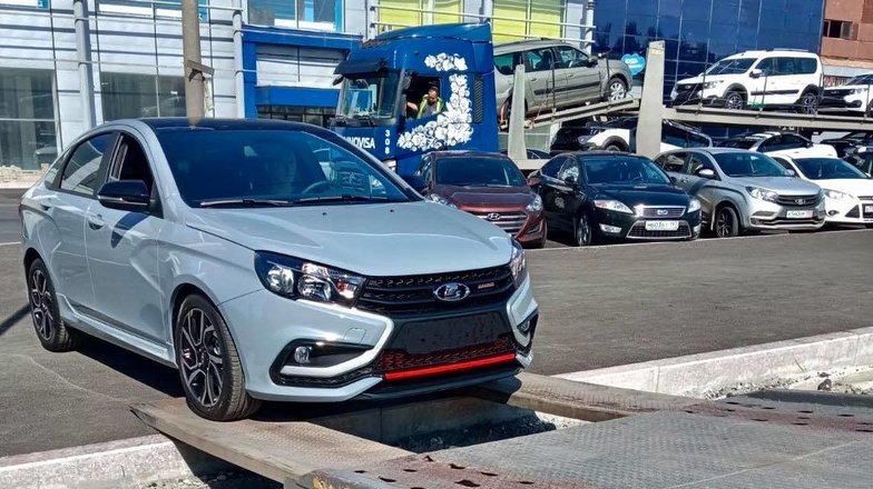 slide image for gallery: 28509 | Lada Vesta Sport