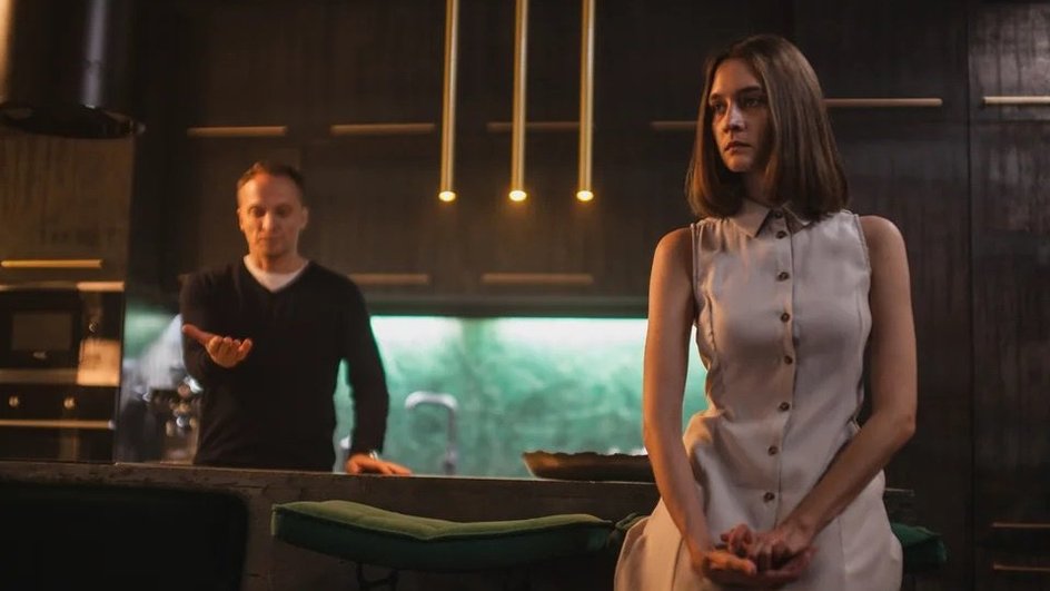 Лиза Янковская в сериале «Пропавшая» Лиза Янковская в сериале «Пропавшая»
