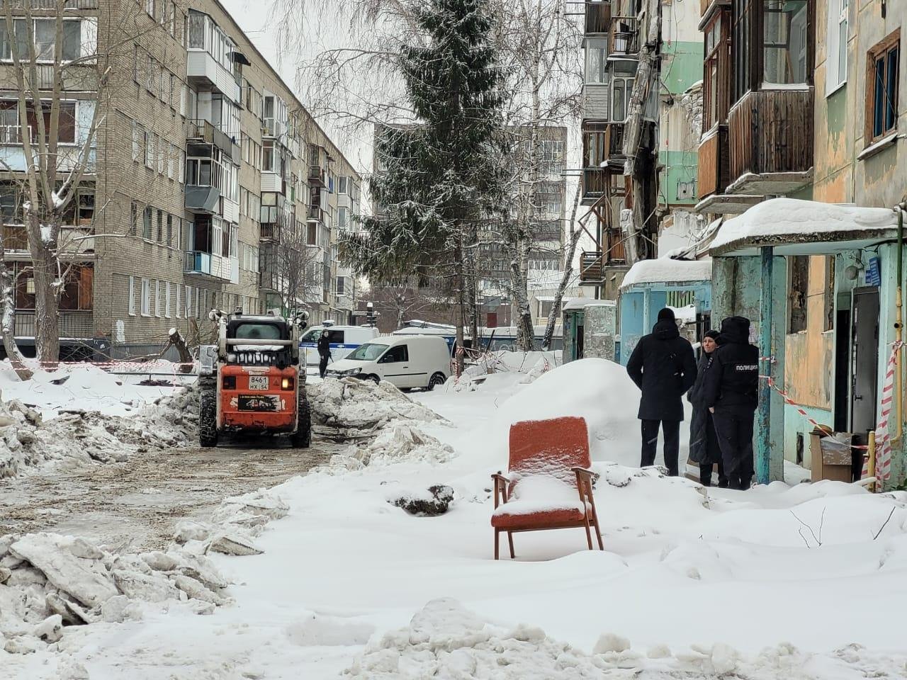 В Новосибирске на месте взорвавшегося дома на Линейной может появиться парк  ангелов - Новости Mail.ru