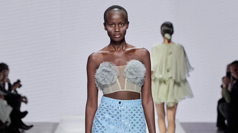 Buro unique (источник фото: moscowfashion.ru) Buro unique (источник фото: moscowfashion.ru)