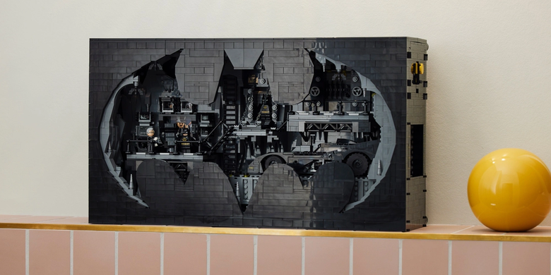 Сложенный вид Batcave Shadowbox. Фото: LEGO