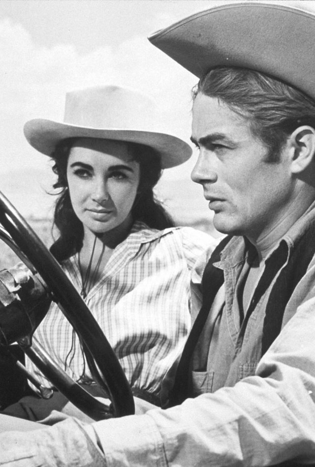 Элизабет Тейлор и Джеймс Дин на съемках фильма «Гигант», 1956 год
