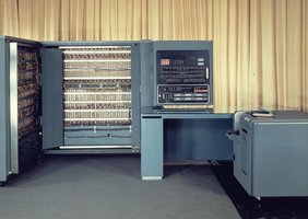 Электронный компьютер IBM 701