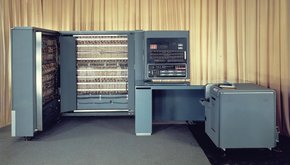 Электронный компьютер IBM 701