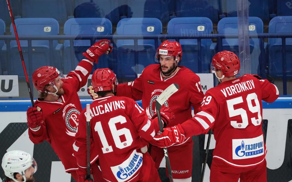 «Витязь» одержал первую победу в плей-офф КХЛ