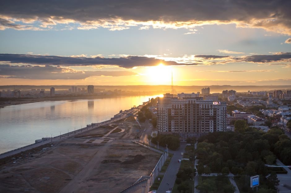 Благовещенск крупный город. Город из окна которого видно Китай