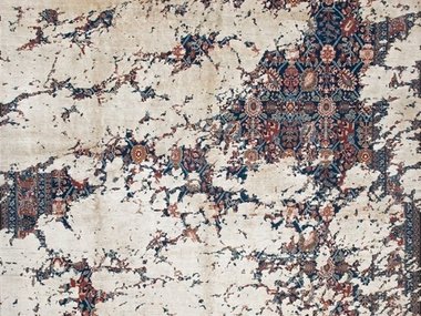 Slide image for gallery: 4506 | Комментарий «Леди Mail.Ru»: этот дизайнерский ковер Яна Ката, «выдающий» свое классическое благородное происхождение, вполне может разместиться как на полу, так и на грубоотштукатуренной стене