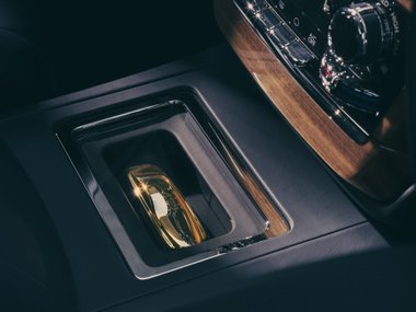 Rolls-Royce Phantom Goldfinger интерьер