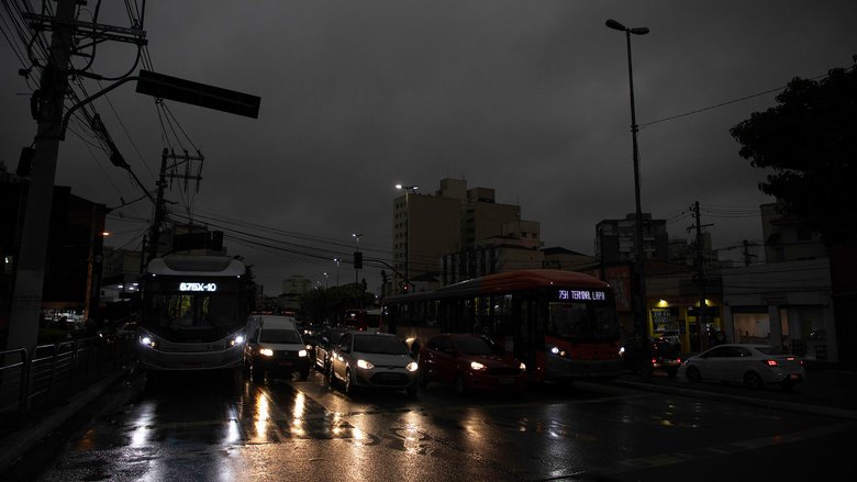 «Черный день» в Сан-Паулу. Фото: Bruno Rocha/Fotoarena/Newscom