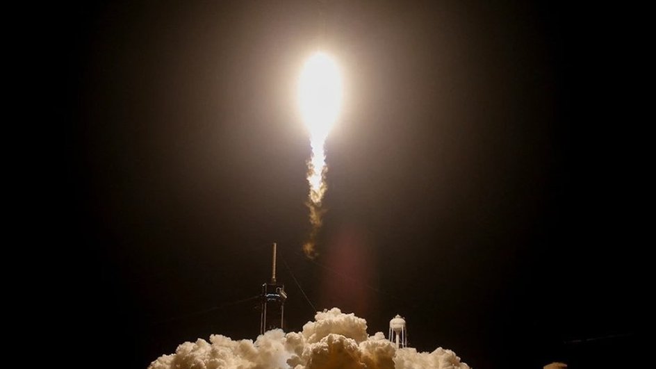Запуск ракеты-носителя Falcon 9 начнется в 01:06 по московскому времени. Запуск ракеты-носителя Falcon 9 начнется в 01:06 по московскому времени.